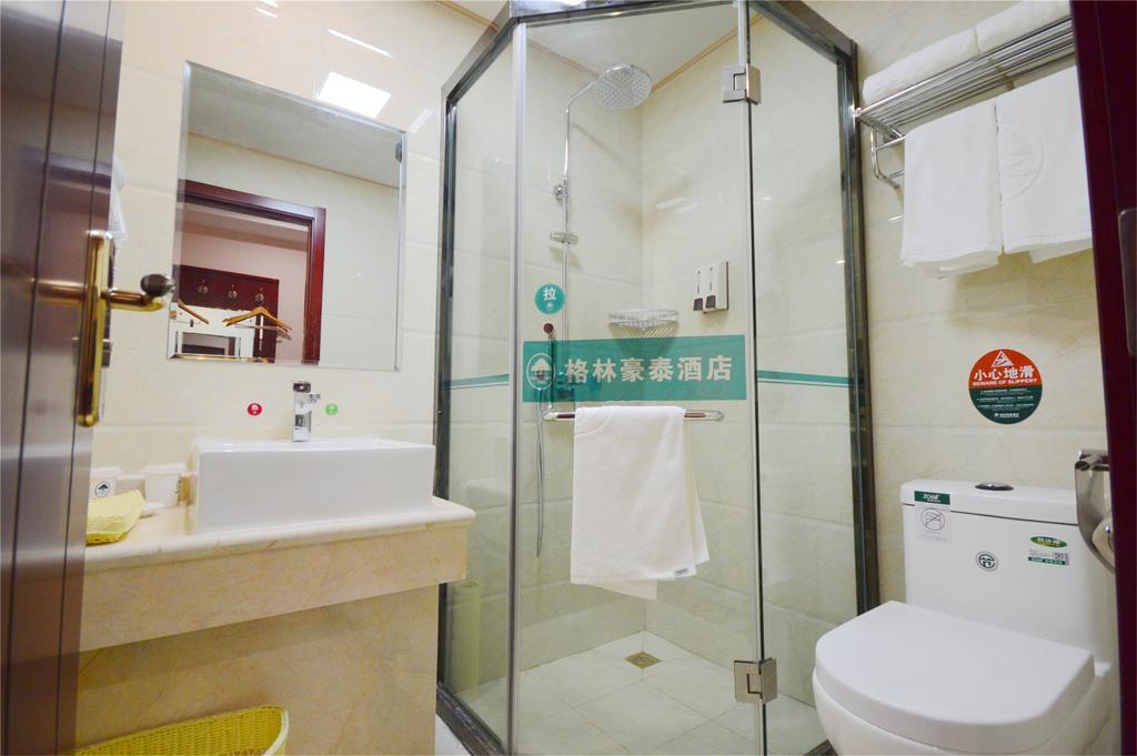 Greentree Inn Hainan Haikou East Train Station East Fengxiang Road Business Hotel Zewnętrze zdjęcie